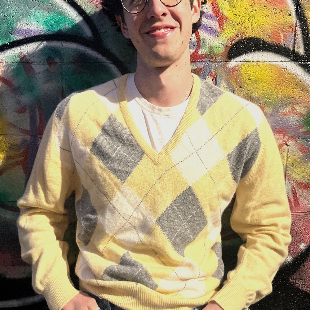 Pringle Pure Cashmere yellow and gray argyle v-neck sweater